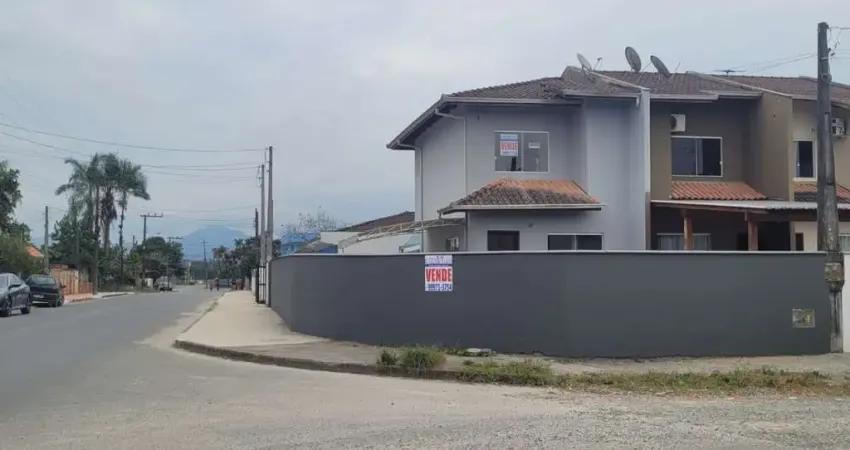 Sobrado Geminado para Venda em Joinville, Morro do Meio, 2 dormitórios, 1 banheiro, 1 vaga