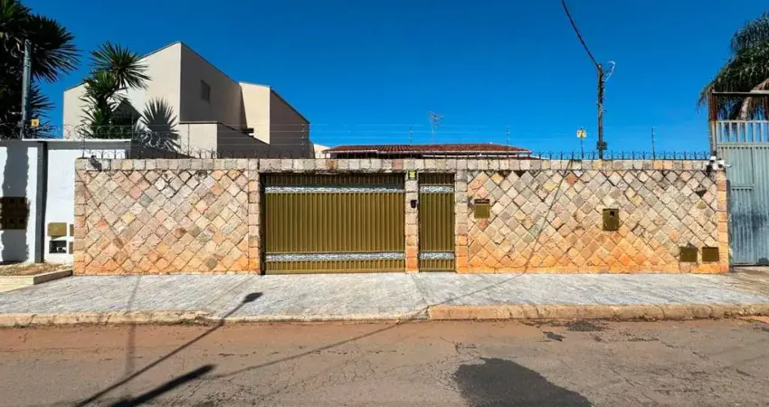 Casa com 3 quartos à venda na Alameda Perimetral, Vila Fróes, Goiânia