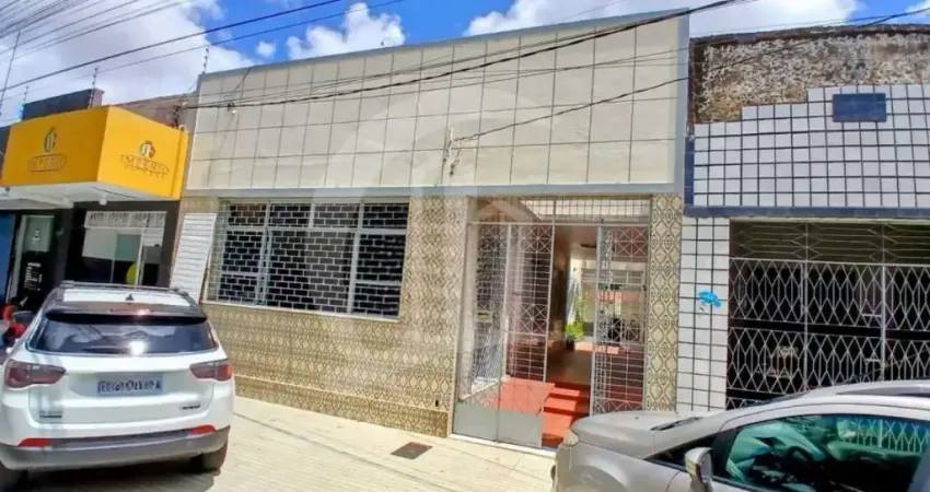 Casa à Venda no Bairro Santo Antônio ? Espaço para Toda a Família