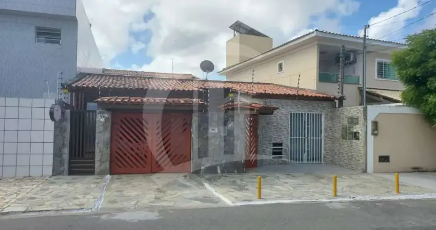 Casa Residencial com 150m² de Área construída com 4 Quartos sendo 1 (Suíte) para Venda no Bairro Ponto Novo
