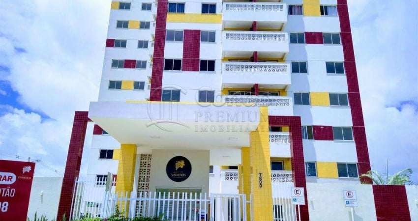 Apartamento com armários no Cond. Vale dos Vinhedos, localizado na Av. Augusto franco, bairro Siqueira Campos.