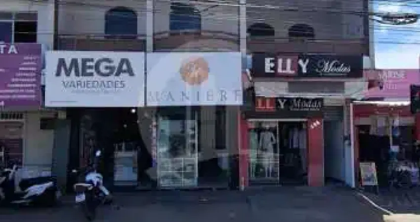 Mega oportunidade dupla: casa ampla com 8 quartos e ponto comercial térreo!