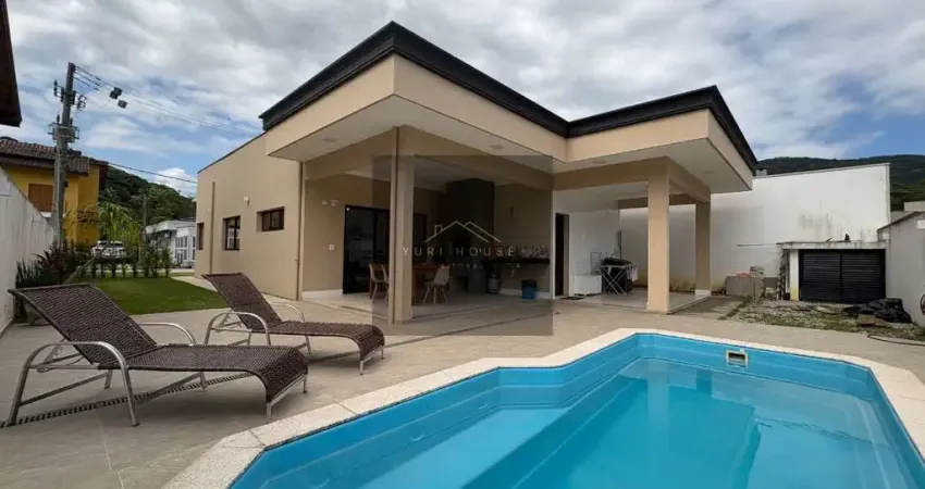 Casa em condomínio de luxo na lagoinha, ubatuba-sp: 3 quartos, 1 suíte, 3 salas, 3 banheiros, 4 vagas de garagem, 140m²!