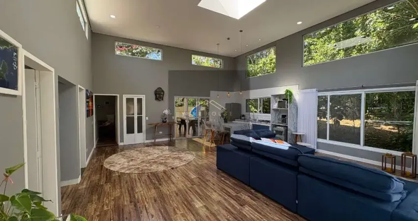 Casa em condomínio de luxo na lagoinha, ubatuba-sp: 3 quartos, 1 suíte, 3 salas, 2 banheiros, 2 vagas - 200m²