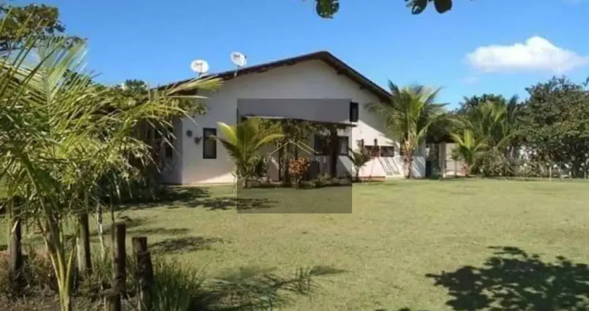 Casa em condomínio de luxo à venda em ubatuba-sp, 3 quartos, 1 suíte, 3 salas, 3 banheiros e 2 vagas de garagem, 300m² de área.