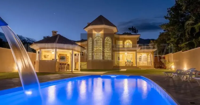 Luxuosa casa em condomínio à venda em ubatuba-sp, praia dura: 6 quartos, 6 suítes, 3 salas, 6 banheiros, 4 vagas de garagem, 600m².