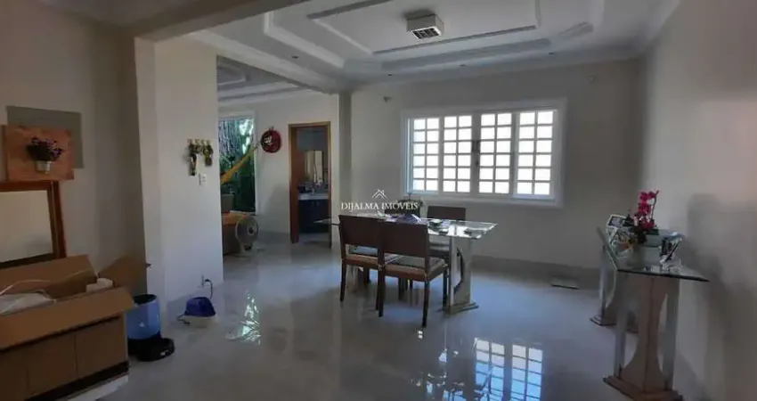 Bairro shangri-la - casa à venda reformada, 3 suítes, 2 vagas, quintal