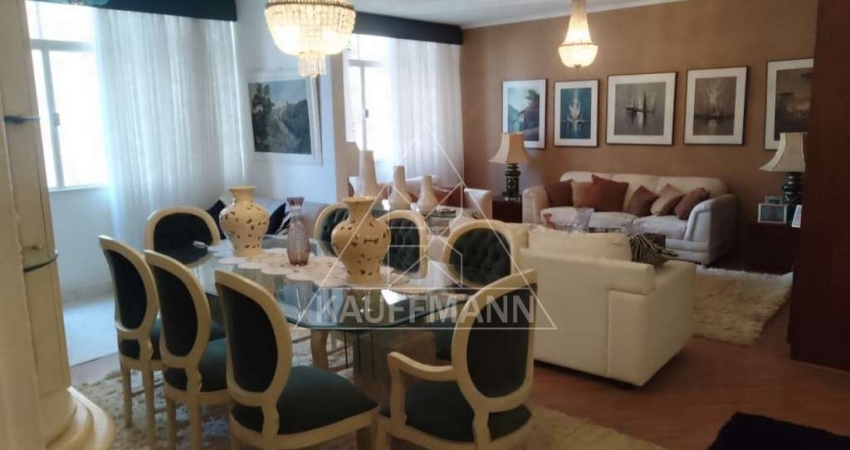 Apartamento á venda nos Jardins com 3 Dormitórios sendo 1 suíte, 2 Vagas, 160m² A.U