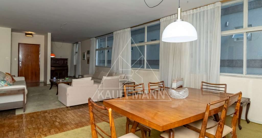 Apartamento à Venda em Higienópolis - 3 Dormitórios (1 Suíte), 1 Vaga, 180m² A.U