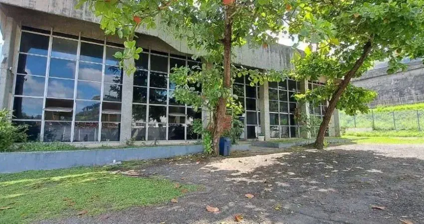 Prédio para alugar na Avenida Barros Reis, --, Fazenda Grande do Retiro, Salvador