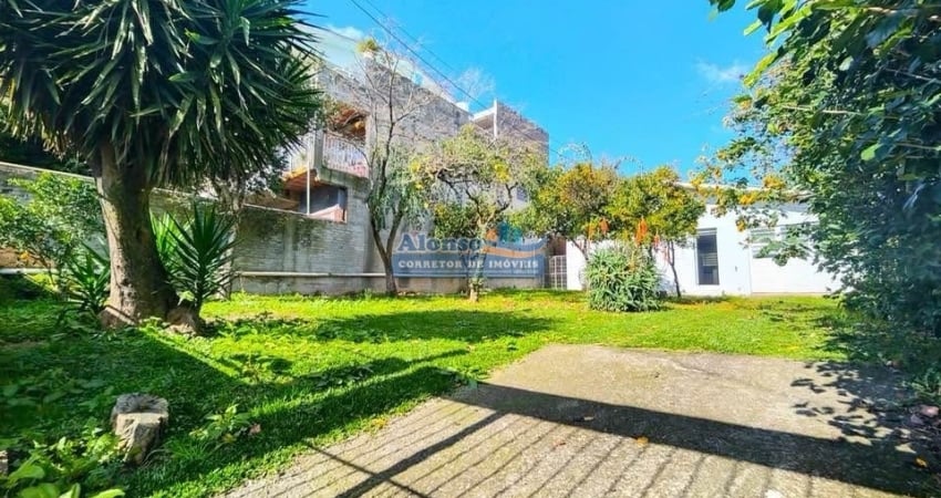 Casa semi mobiliada com 2 quartos no Século XX