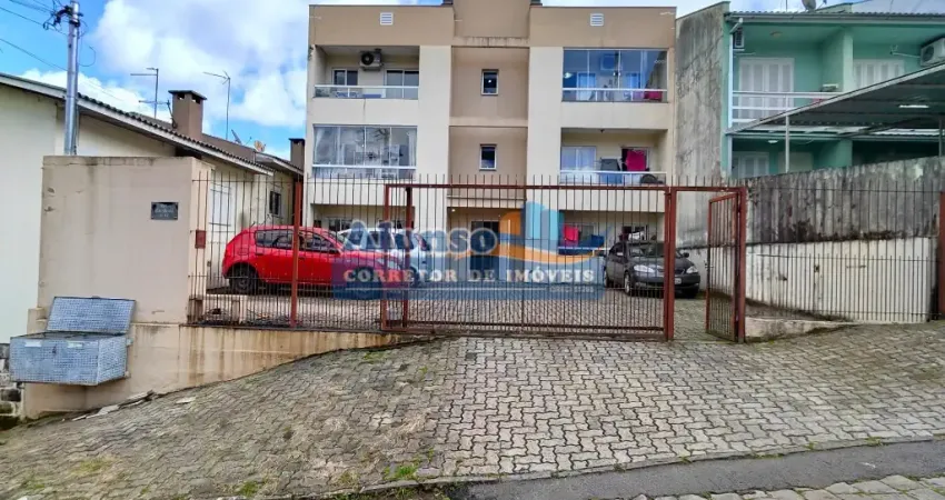 Amplo Apto com sacada e churrasqueira prédio com poucos moradores