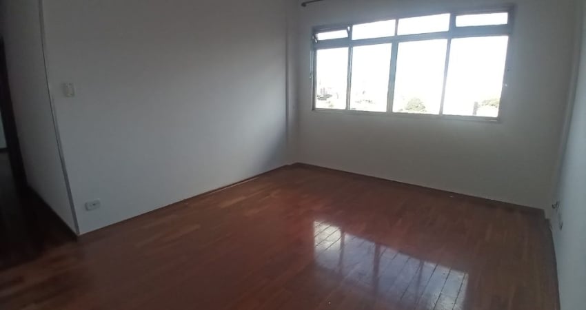 Aluga-se Apartamento 02 dormitórios com vaga na Bela Vista