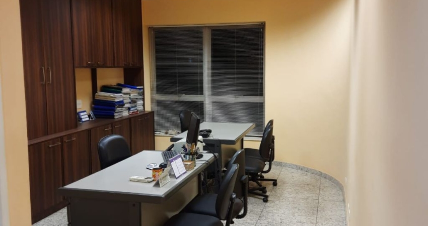 Vende-se Sala Comercial com vaga na Sé