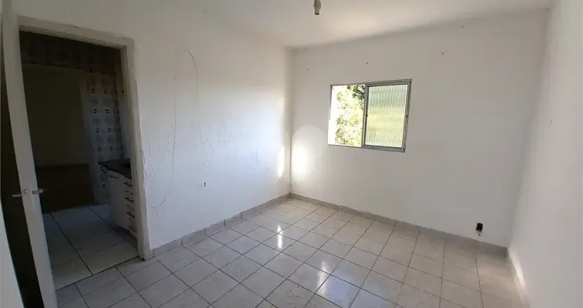 Aluga-se Apartamento de 01 dorm. na Luz