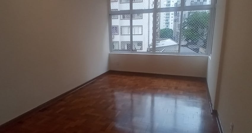 Aluga-se apartamento 02 dormitórios mais dependências e banheiro de empregada na consolação