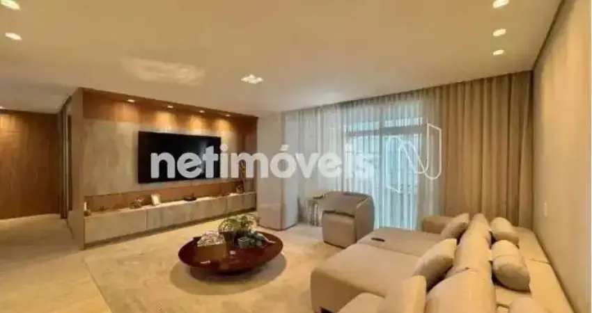Apartamento à venda no bairro Lourdes com 178 m² e 3 dormitórios/quartos disponíveis.