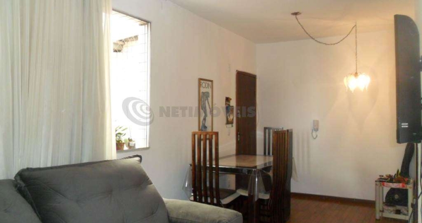Apartamento à venda no bairro Padre Eustáquio com 70 m² e 3 dormitórios/quartos disponibles.