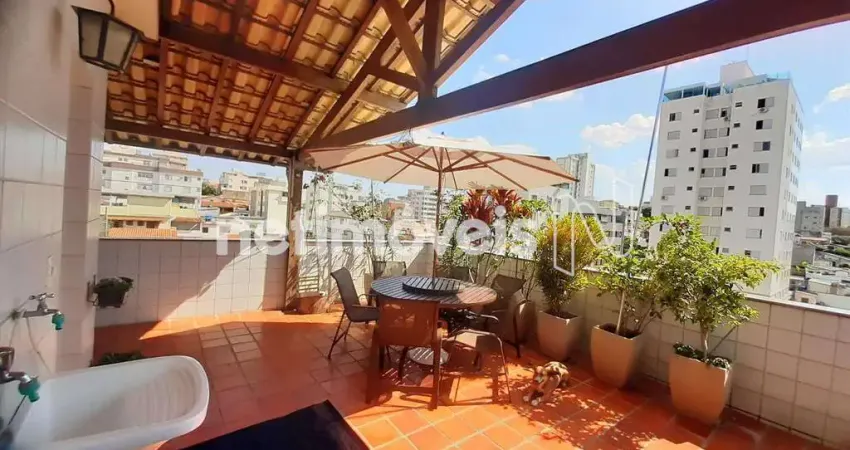 Cobertura à venda no bairro Sagrada Família com 3 dormitórios e 184 m² de área útil