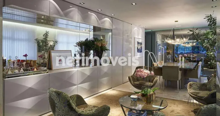 Apartamento à venda no bairro Serra com 220 m² e 4 dormitórios/quartos disponíveis.