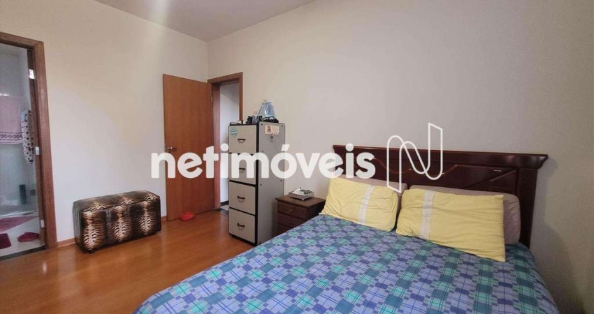 Apartamento à venda no bairro Sagrada Família com 85m² e 3 dormitórios/quartos.