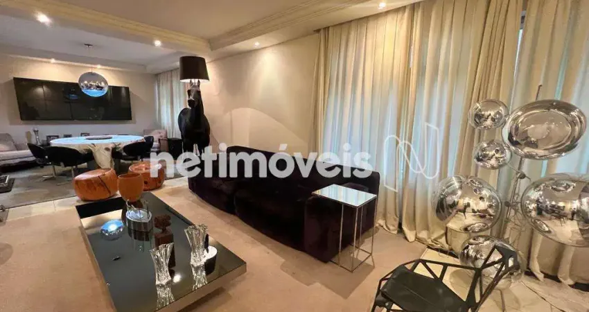 Apartamento à venda no bairro Santo Antônio com 4 dormitórios e 230 m² de área útil.