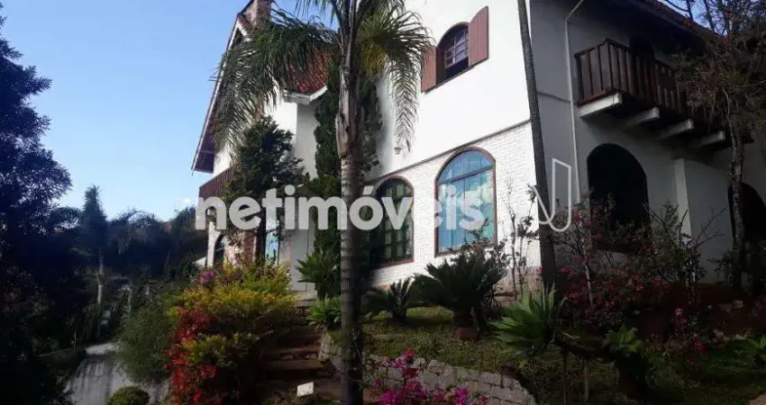 Casa residencial à venda no bairro Belvedere com 4 dormitórios e 513 m² de área útil.