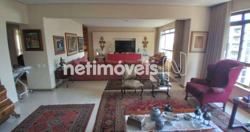 Amplo apartamento à venda no bairro Lourdes com 320 m² e 4 dormitórios/quartos