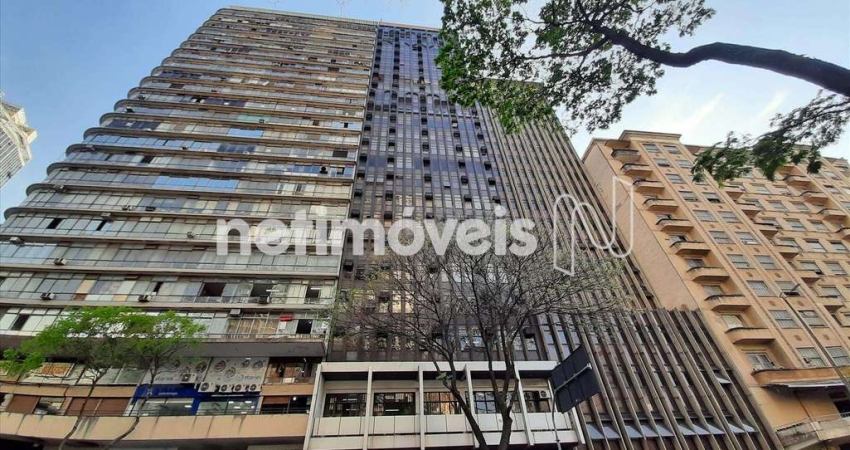 Escritório à venda no Centro com 400 m² de área útil disponível para negociação