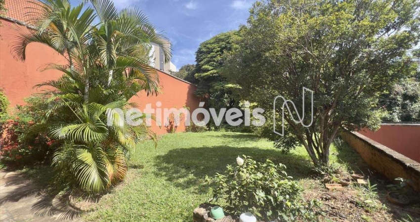 Casa residencial à venda no bairro Luxemburgo com 3 dormitórios e 216 m²