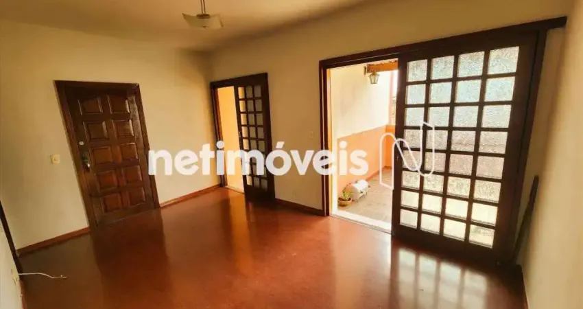 Apartamento à venda no bairro Sagrada Família, 125 m² com 2 dormitórios/quartos.