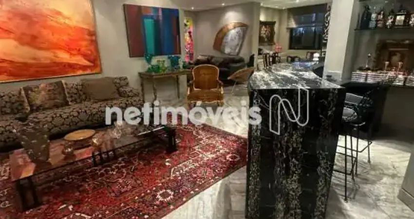 Apartamento à venda no bairro Serra com 203 m² e 4 dormitórios/quartos disponíveis