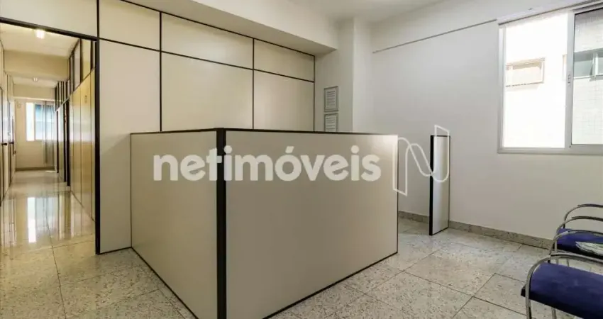 Escritório à venda no bairro Funcionários com 125 m² de área útil disponível.
