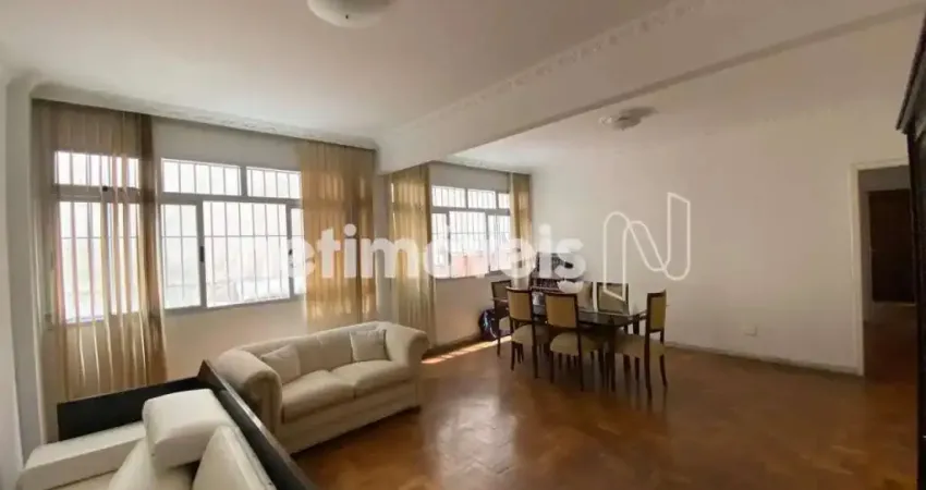 Apartamento à venda com 130 m² e 4 dormitórios no bairro Santo Agostinho.
