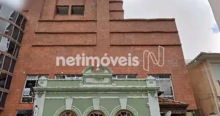 Apartamento à venda no bairro Funcionários com 75 m² e 2 dormitórios/quartos disponíveis.