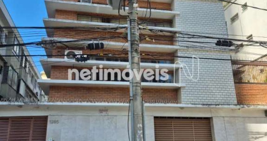 Apartamento para alugar no Barro Preto com 170 m² e 4 dormitórios/quartos disponíveis
