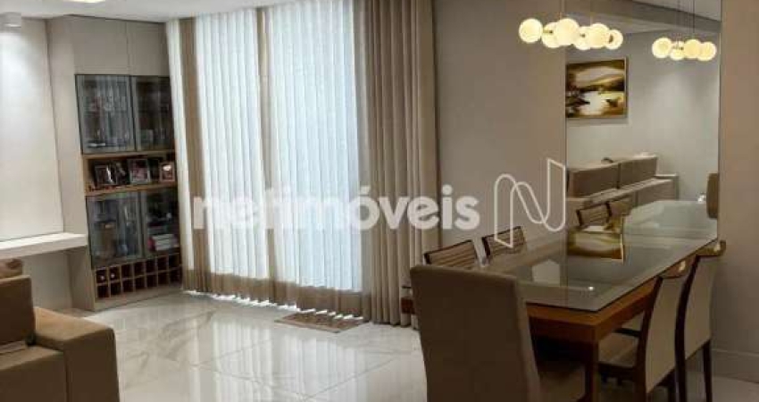 Apartamento à venda no bairro Sagrada Família com 3 dormitórios e 236 m² de área útil