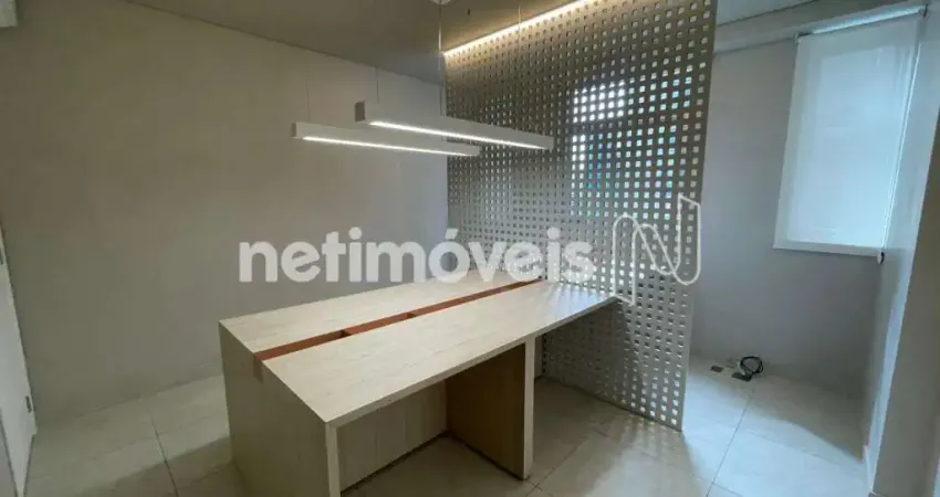 Escritório para Aluguel no Bairro Funcionários com Área de 24m² Disponível!