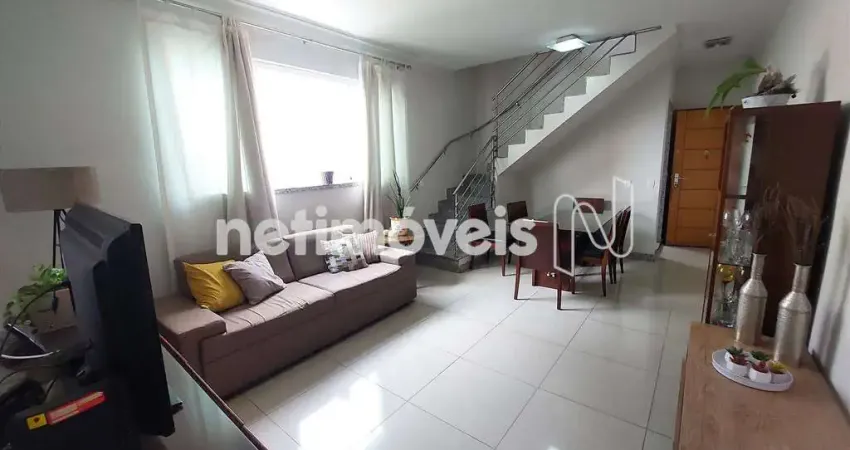Cobertura à venda no bairro Padre Eustáquio com 4 dormitórios e 139 m² de área útil.