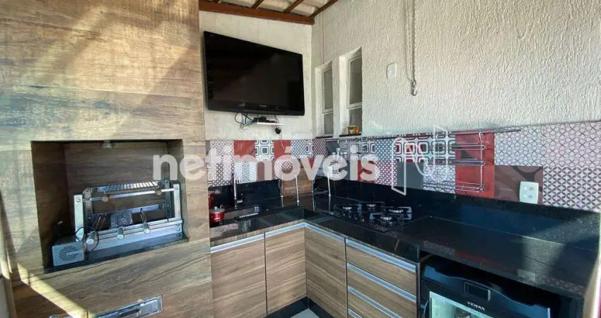 Venda de Cobertura - Apartamento com 2 Dormitórios no Bairro Padre Eustáquio - 120m²