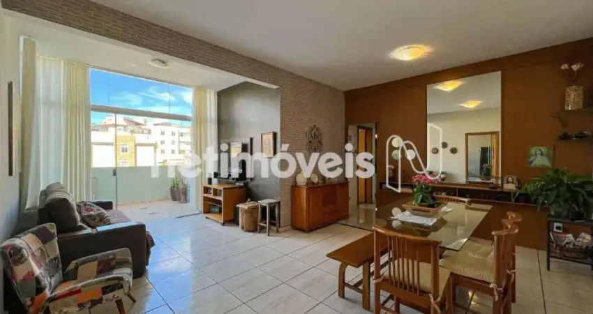 Apartamento à venda com 118 m² e 3 dormitórios no bairro Estoril.