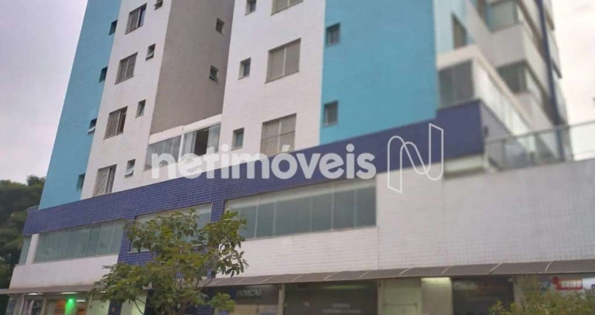 Cobertura à venda no bairro Sagrada Família com 220 m² - Sem dormitórios disponíveiss.