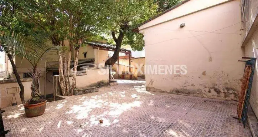 Casa com 4 quartos à venda na Rua Mangabeira, Santo Antônio, Belo Horizonte