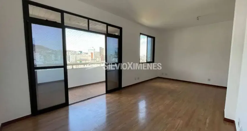 Apartamento á venda com 120m², 4 quartos e 2 vagas.