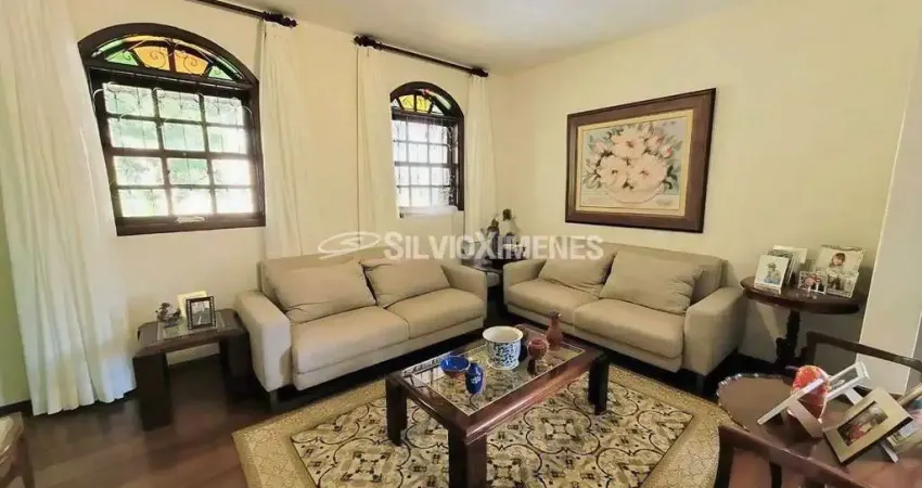 Casa com 5 quartos à venda na Rua Universo, Santa Lúcia, Belo Horizonte