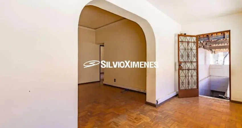 Residencial › Casa no Sagrada Família com 587,00 (M²), 3 quartos e 3 vagas para Venda