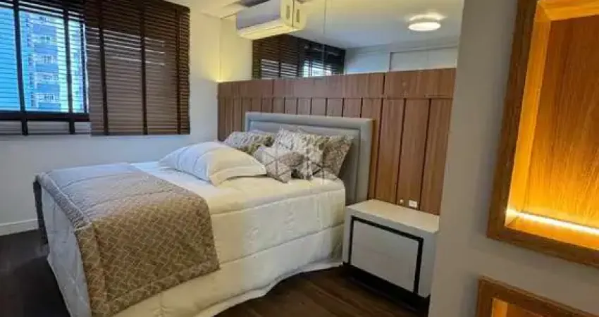Apartamento 2 dormitorios com suíte, vaga de garagem piscina no bairro campinas são josé/sc
