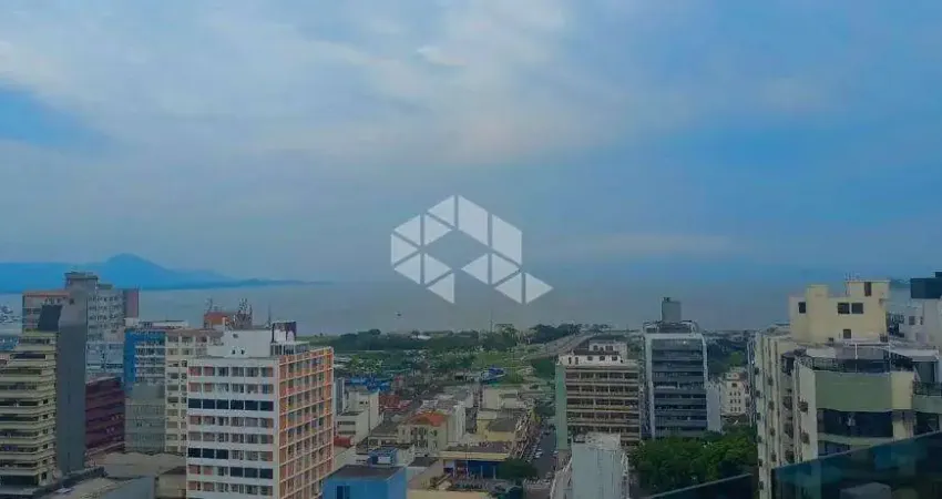 Linda e exclusiva cobertura com vista mar no centro de florianópolis!!