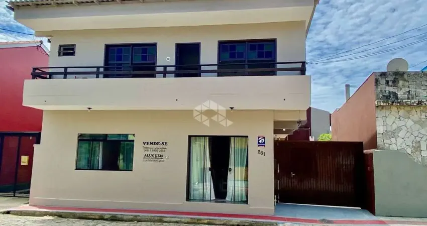 Residencial completo no centro de garopaba -  apenas 50 metros do mar!