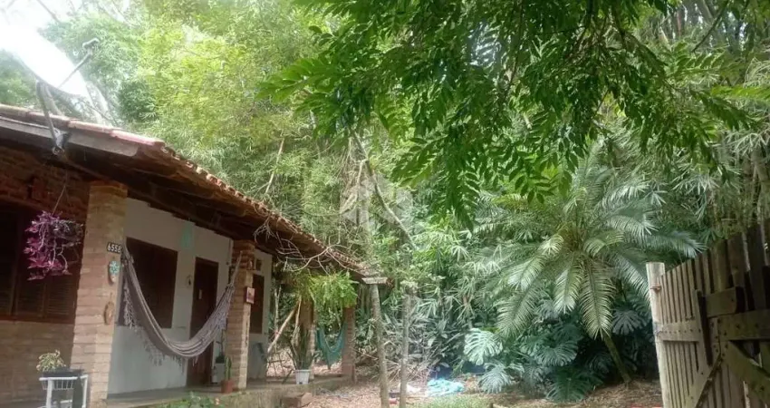 Venda de imóvel com duas casas em bairro consolidado e preservado por normas ambientais - r$ 1.500.000 - com escritura pública